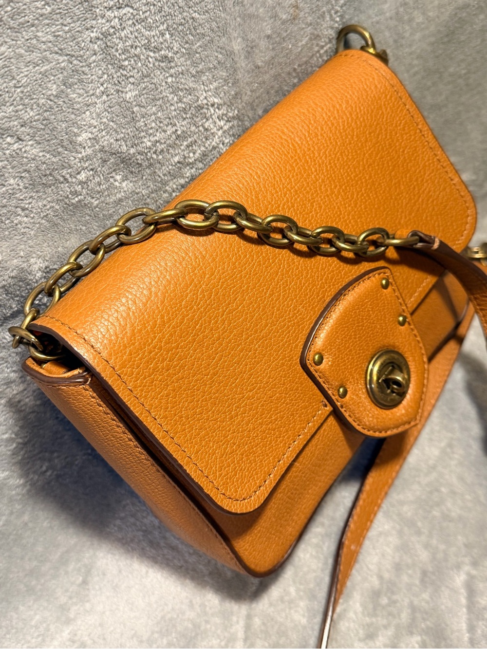 Ralph Lauren LRL Millbrook Pebbled Leather Crossbody with Chain Strap - Picture 4 of 11